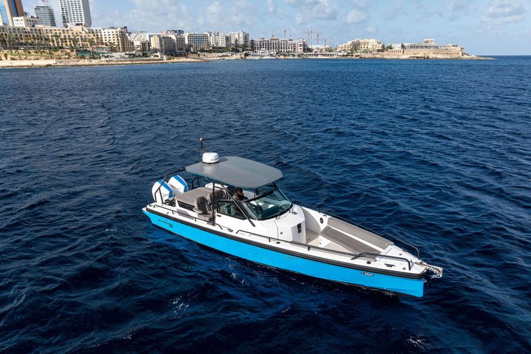 St Julian's: Axopar 28 Speedboat Rental with Captain