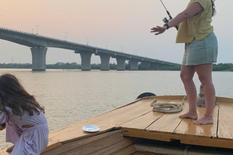 HoiAn: Sunset Fishing Boat Tour and BBQ Dinner with locals