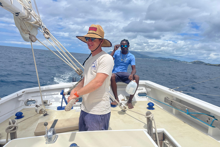 St. Kitts i Nevis: Schooner Alexander Hamilton Sailing ...