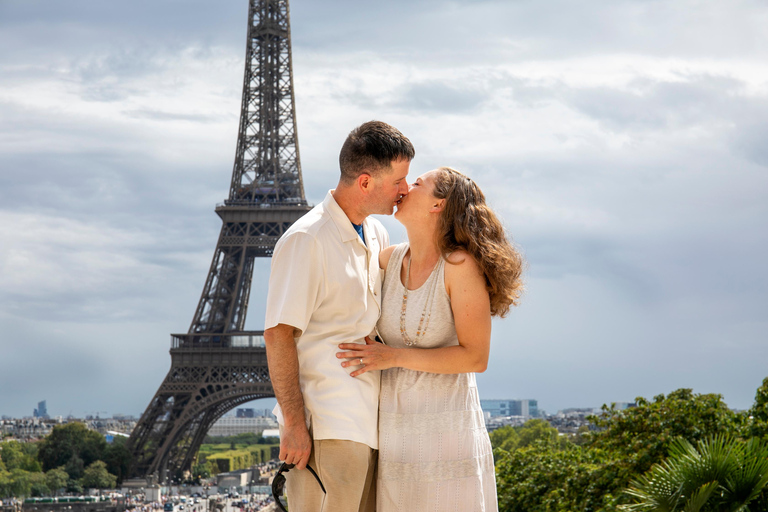 Paris: Fotoshoot runt Eiffeltornet med 55 redigerade bilder