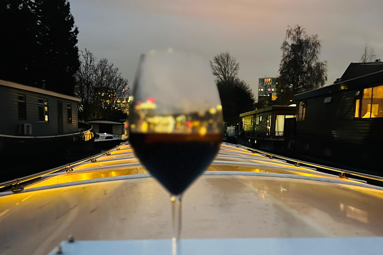 The Hague: Winter Canal Cruise with traditional dinner