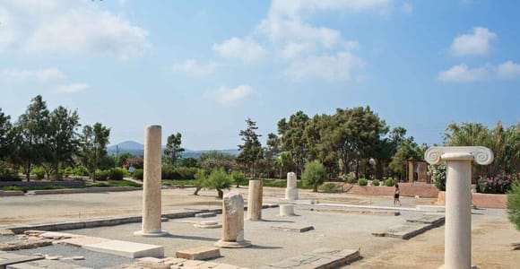 Naxos: Private Tour of Temples, Museums & Kouros with Pickup