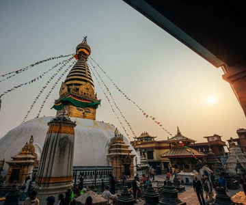 Swayambhunath: Sunset and City Lights Tour