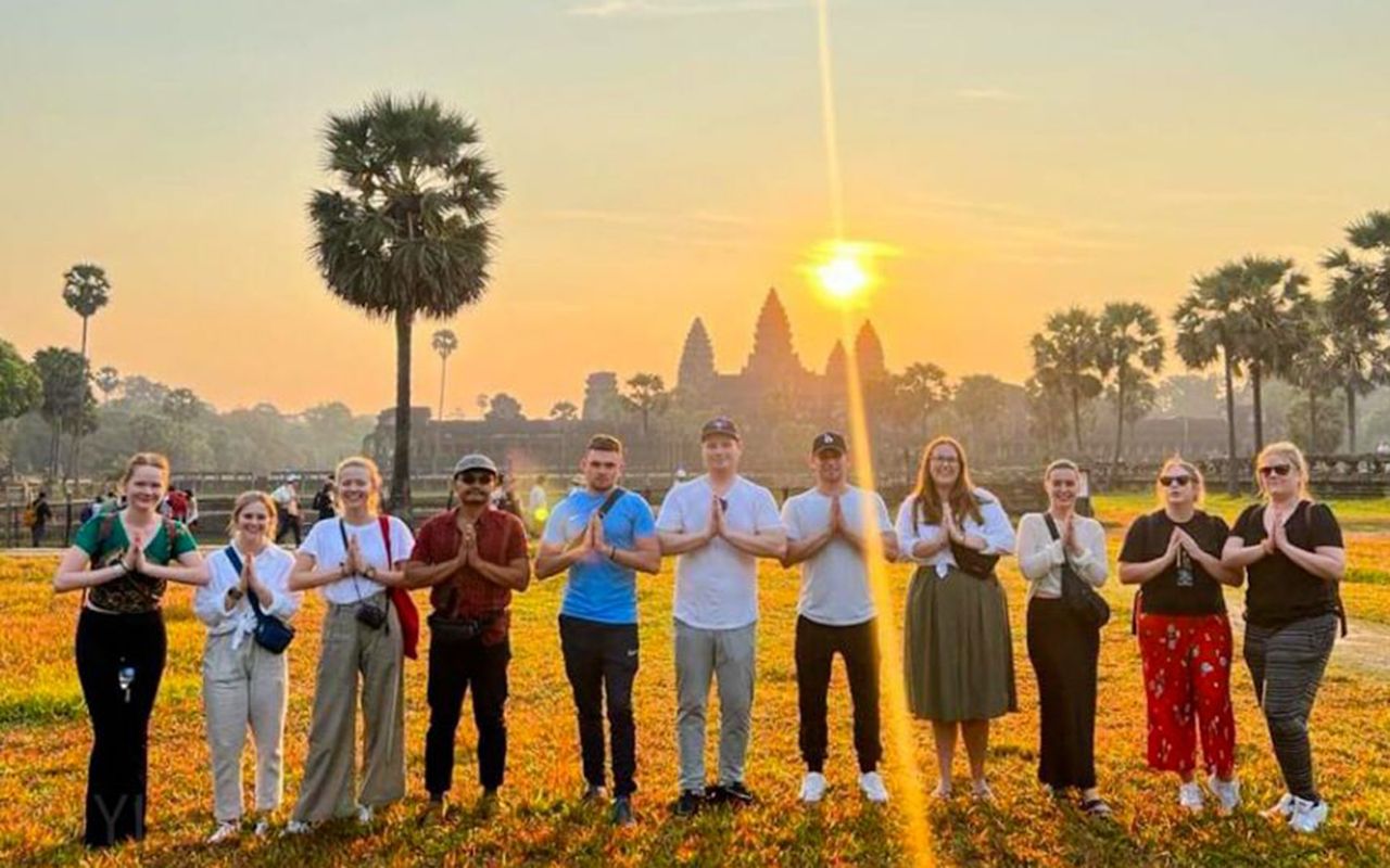 Angkor Wat 2-Tages-Komplex Sonnenaufgang & Sonnenuntergang mit Guided Tour
