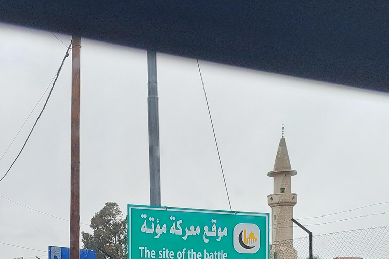 Alquila un coche con conductor para visitar todo Jordania desde Ammán.Por Un Día Coche Con Conductor.