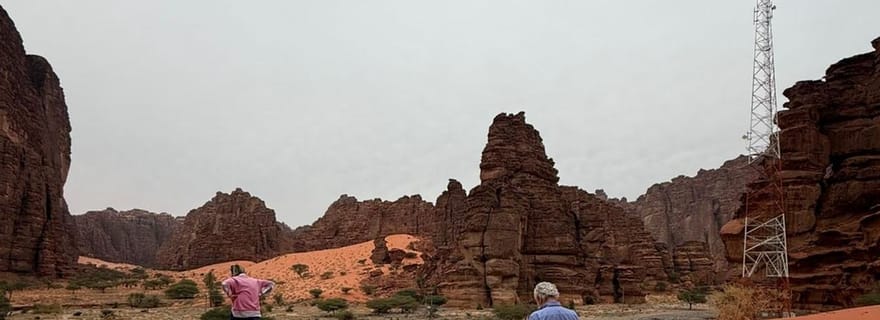 Tabuk : excursion à Wadi Al Disah avec balade en voiture rétro