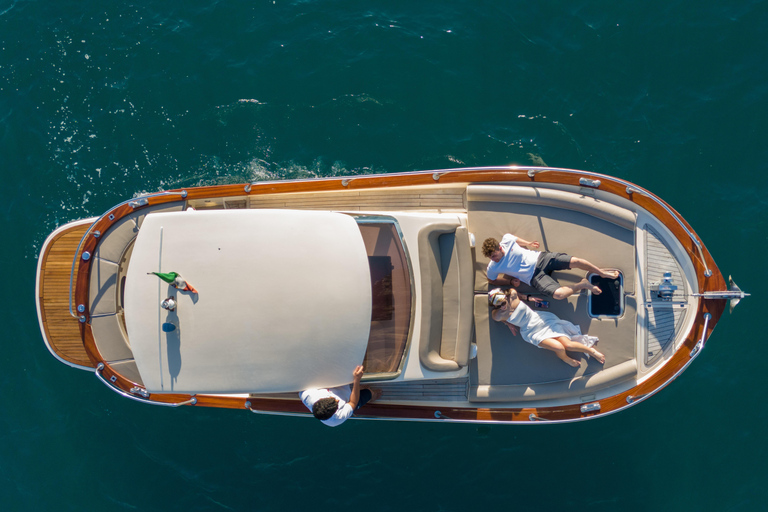 Tour privado en barco por la Costa Amalfitana 7,5Desde Capri Excursión en Barco por el Confort de Amalfi