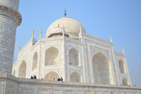 From New Delhi: Private Tour to Taj Mahal and Agra Fort Private Tour with Driver, Car, Entry Tickets, Lunch & Guide