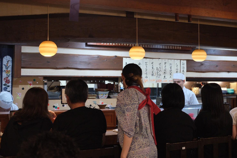 Kanazawa: Nightlife Tour with Local Guide and Drinks