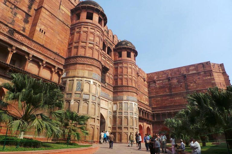 From Delhi or Jaipur: Same-Day Taj Mahal Luxury Tour From Delhi/Jaipur: Premium All-Inclusive Tour in Kia Carens