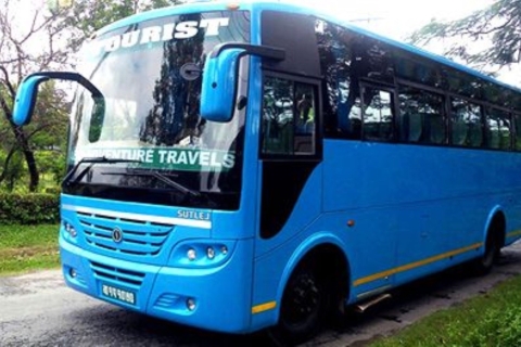 Kathmandu Pokhara Sofa Seat Bus-Land HimalayanDepuis Katmandou : Transfert à Pokhara en bus de luxe