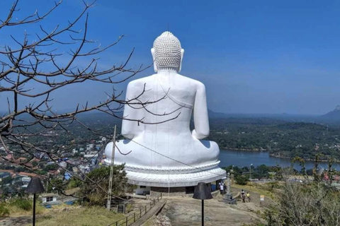 Colombo: Yapahuwa Rock Fortress and Kurunegala Day Trip