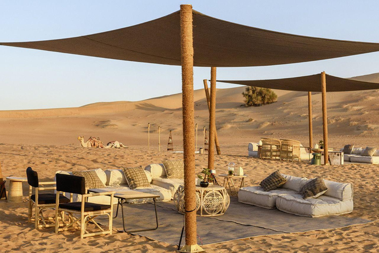 Doha: Wüstentour mit Kamelreiten, Sandboarding &amp; EssenDoha: geführte Wüstentour mit Kamelreiten, Sandboarding &amp; Essen