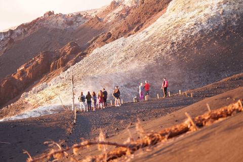 La Palma: New Tajogaite Volcano + Sunset with Picnic New Tajogaite Volcano + Sunset with a Picnic