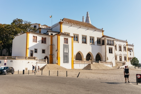 Vanuit Lissabon: dagtrip naar Sintra, Cabo da Roca, CascaisOptie met hotelophaalservice - Italiaans