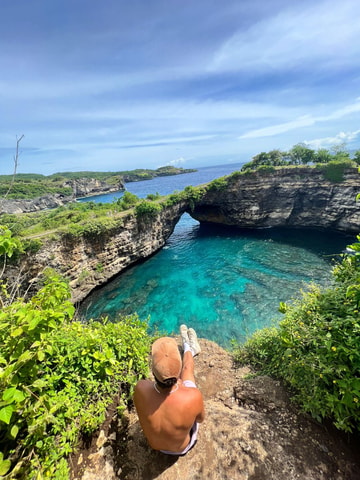 Bali: tembeling beach and forest, kelingking beach broken