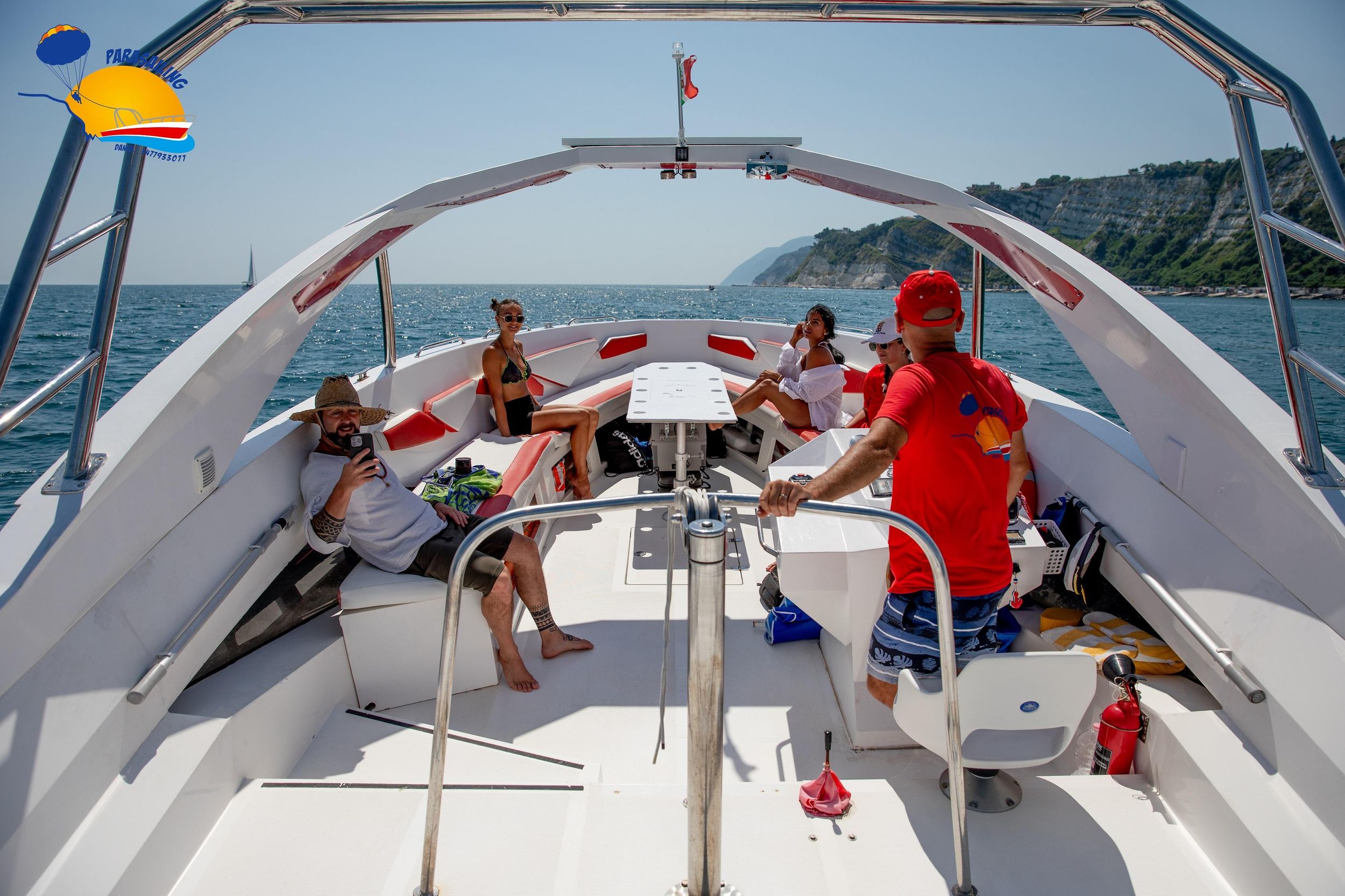 3-stündige Bootsfahrt entlang der Riviera del Conero mit Aperitif