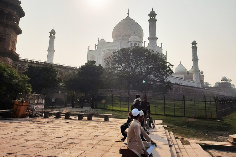 Depuis Agra : L'expérience cycliste du patrimoine d'Agra