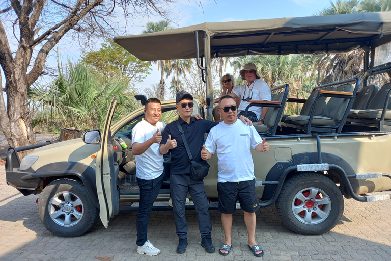 Livingstone: Mosi-oa-Tunya Park Safari and Zipline Tour