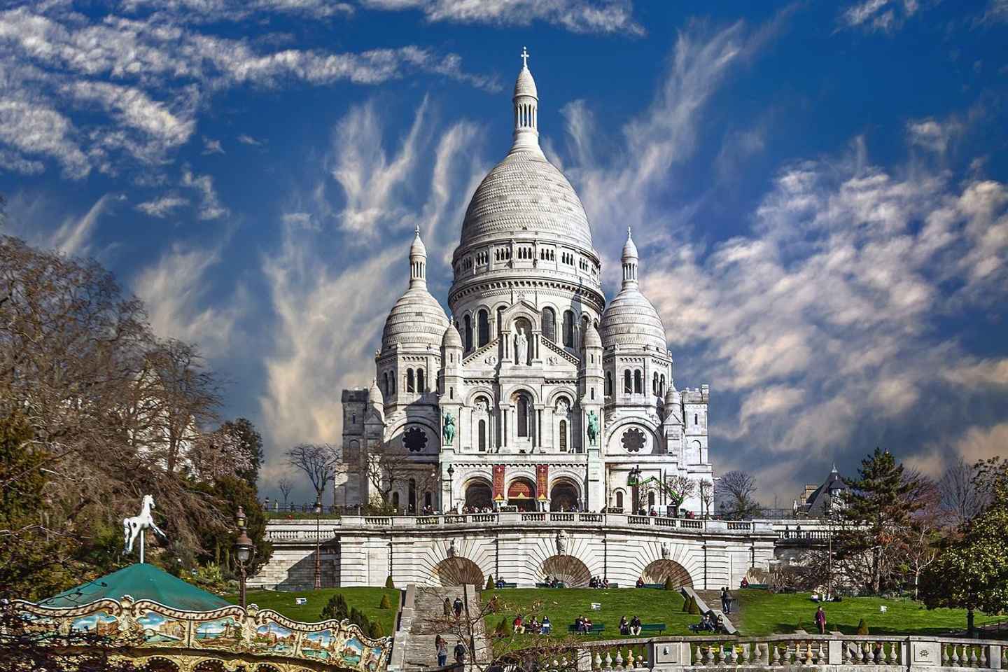 Montmartre Small Group Walking Tour with a Local Guide - Montmartre Walking Tour with a Local Guide