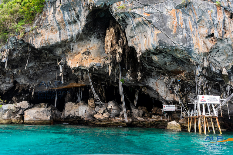 Phuket: Phi Phi Islands Premium Catamaran Tour Max 28 pax