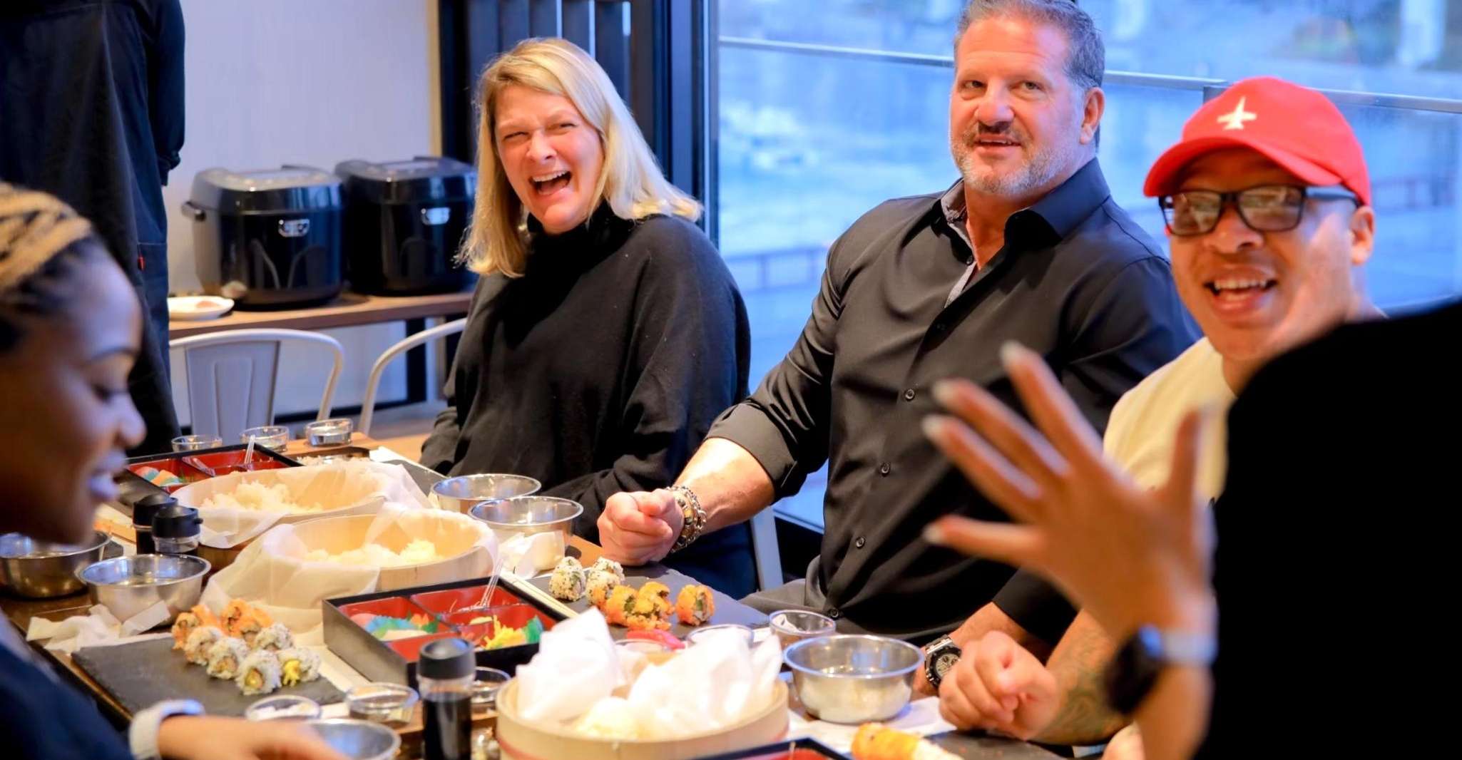 Tokyo: Roll and Authentic Sushi Making Class in Asakusa photo 8