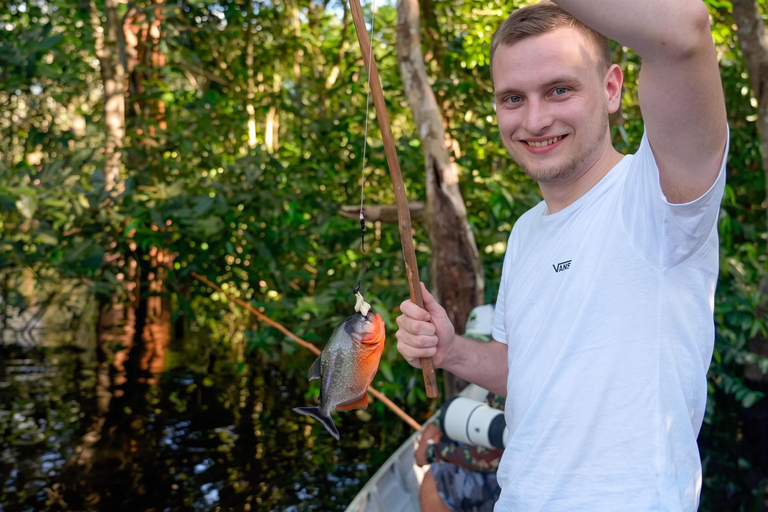 Puerto Maldonado: Lake Yacumama Piranha Fishing Tour