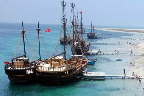 From Zarzis: Pirate Day Trip to Djerba & Flamingo Island From Zarzis: Pirate day trip to Djerba & Flamant Island