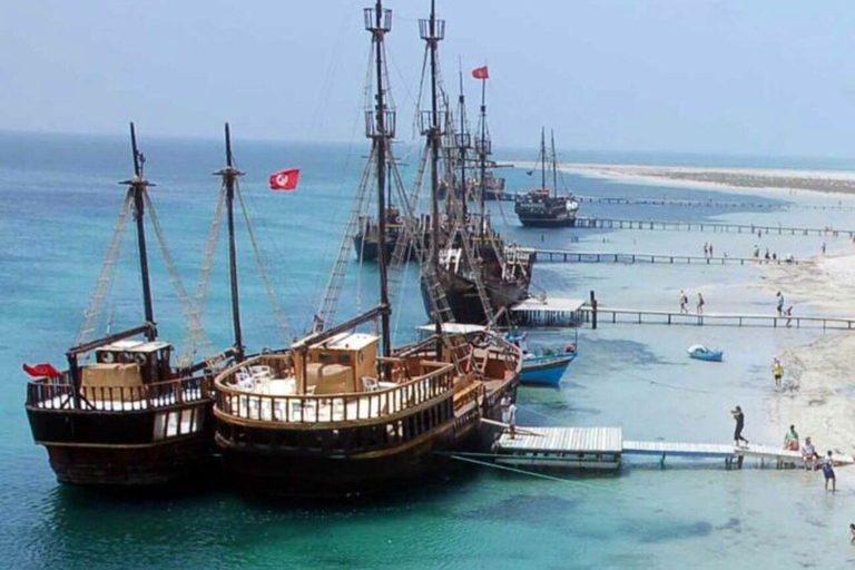 From Zarzis: Pirate Day Trip to Djerba & Flamingo Island From Zarzis: Pirate day trip to Djerba & Flamant Island