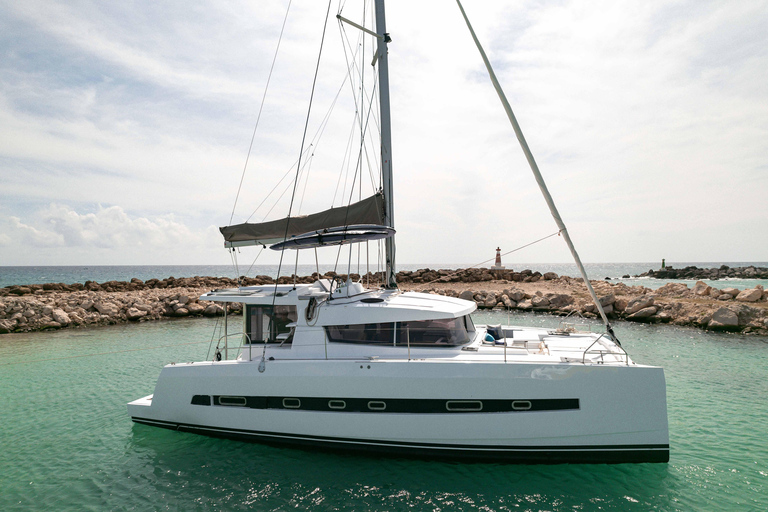 Cancun Bliss: Exclusive Luxe Yacht Experience 51´ Catamarán Leopard