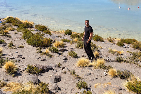 Uyuni: 3-Day Salt Flats Expedition to San Pedro de Atacama Uyuni Tour with Local Spanish Driver