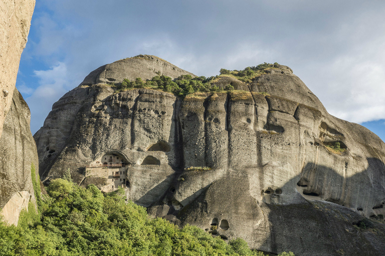 Athens: Meteora Monasteries &amp; Caves Day Trip &amp; Lunch OptionShared Small-Group Tour with Bus Transfer