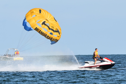 Miami: Parasailing-Erlebnis in der Biscayne BayMiami: Parasailing-Fahrt (Extra $50+Steuer fällig beim Check-in)