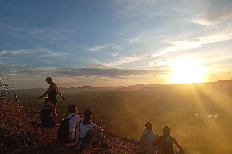 Colombo: Sigiriya Rock Fortress & Dambulla Day Trip