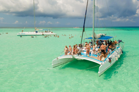 Saona Island: Private Experience from Punta Cana and Bayahibe in a Sprinter