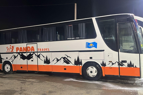 Da Almaty: Escursione di un giorno a Kolsay, ai laghi Kaindy e al canyon di Charyn