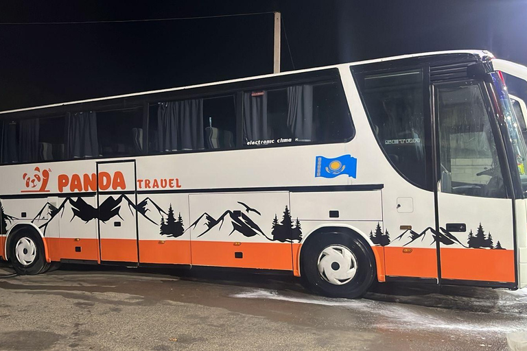 Da Almaty: Escursione di un giorno a Kolsay, ai laghi Kaindy e al canyon di Charyn