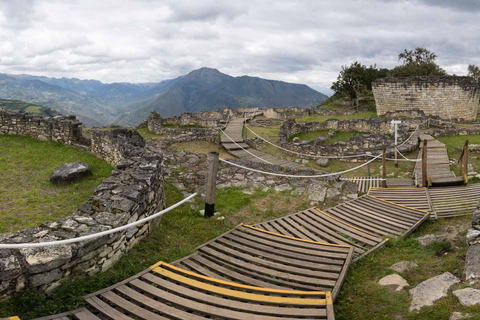 Vanuit Chachapoyas: Kuelap Fort en kabelbaan tour