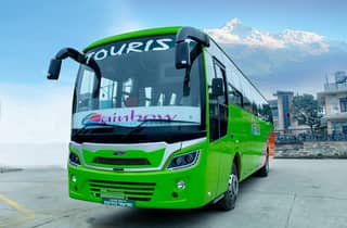 Kathmandu: Bus Ticket nach Pokhara (VIP Luxury Sofa Seater)
