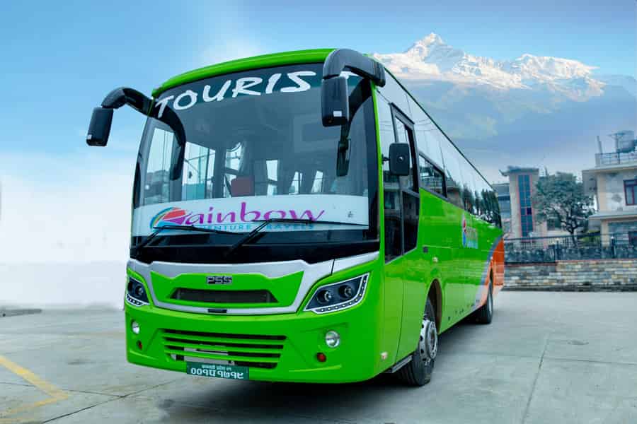 Kathmandu: Bus Ticket nach Pokhara (VIP Luxury Sofa Seater). Foto: GetYourGuide