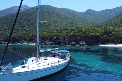 Kefalonia: Private Sailing Cruise with Local Lunch & Snacks