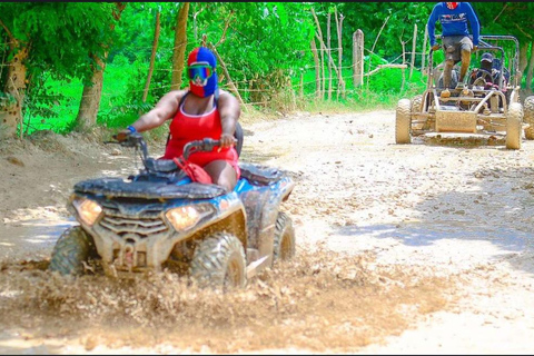 Tour de medio día en quad por Punta Cana: Explora el Cenote y la Playa de MacaoSin transporte