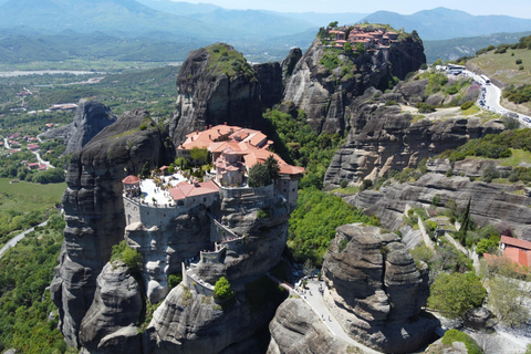 From Thessaloniki: Meteora Day Trip- Small Group