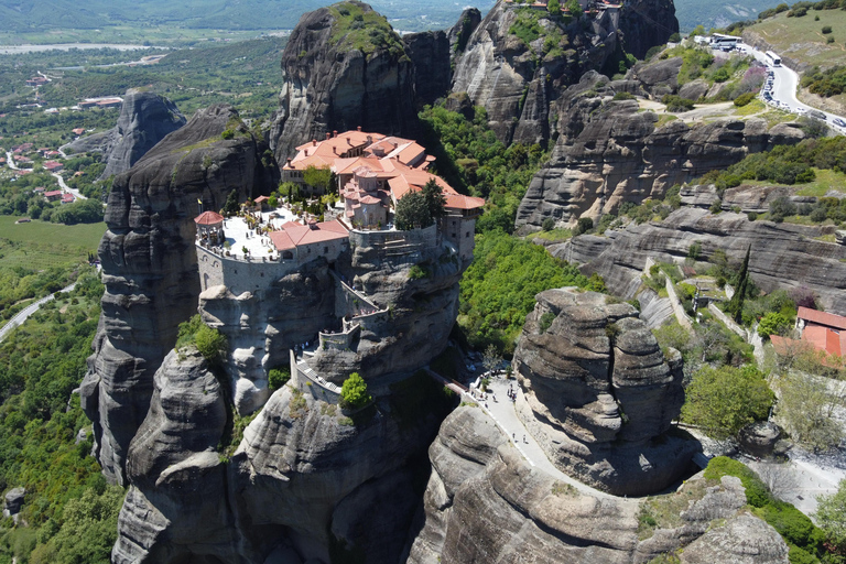 From Thessaloniki: Meteora Day Trip- Small Group