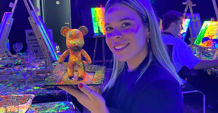 Barcelona: Bear-brick Fluorescent Painting | Wine and Art photo 11