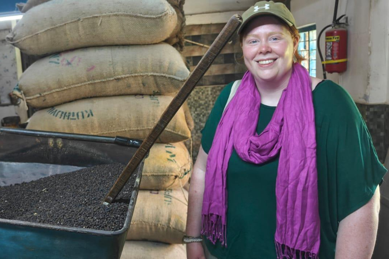 Kochi: Sacred Aroma Grove Tour with Herbal Tea