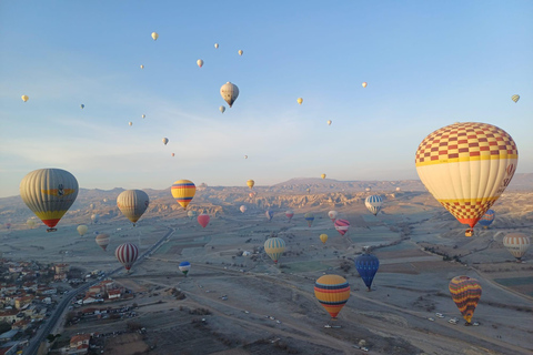 KAPPADOKIEN HEISSLUFTBALLONS (GOREME)Kappadokien; Der schönste Flug der Welt (GOREME)