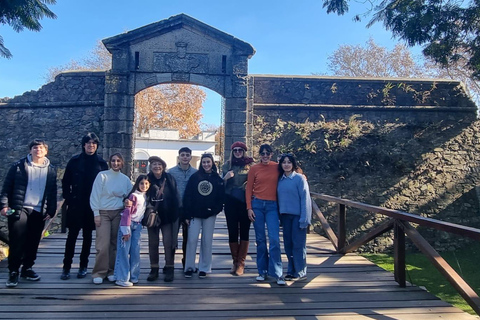 Experiencia Barrio Sur Histórico - entre conventillos y prostíbulosPaseo a pie por el Casco Histórico de Colonia del Sacramento