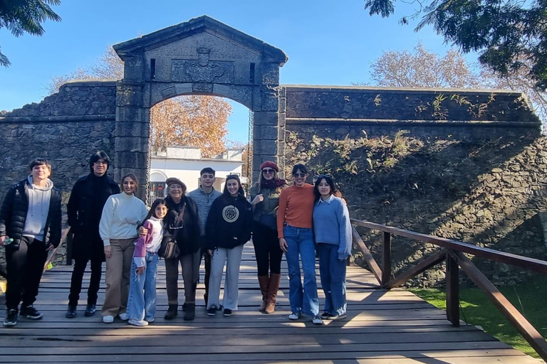 Experiencia Barrio Sur Histórico - entre conventillos y prostíbulosPaseo a pie por el Casco Histórico de Colonia del Sacramento