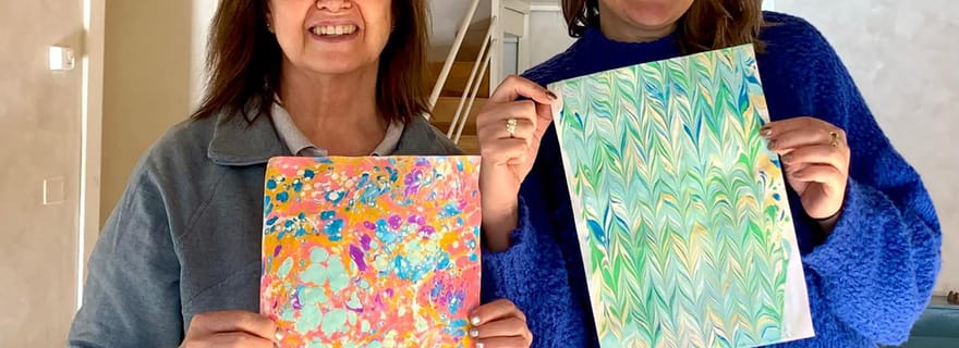 Atelier d'artisanat de marbrure sur papier à la florentine